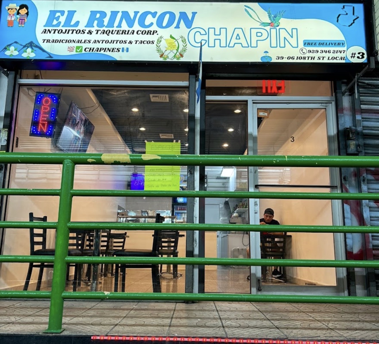 Fachada de El Rincon Chapin en Corona, Queens